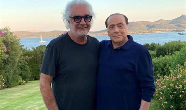 Сильвио Берлускони (справа), фото из Твиттера президента Монцы