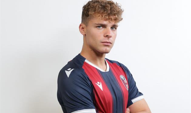 Болонья, которая интересуется Супрягой, подписала другого нападающего