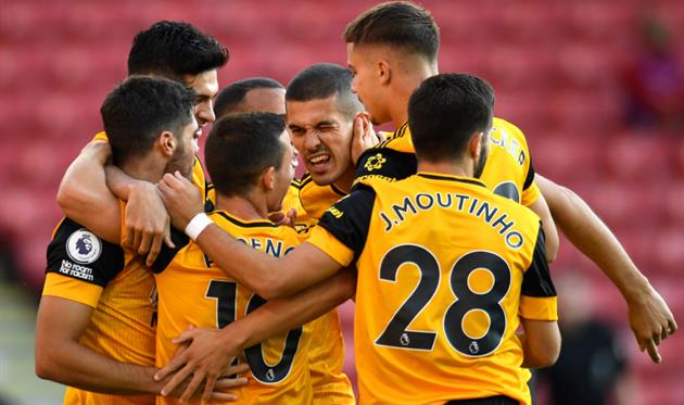 Вулверхэмптон представил новую форму в цветах флага Португалии