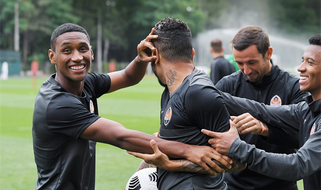 Игроки Шахтера на тренировке, ФК Шахтер