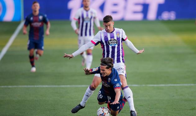 Уэска и Вальядолид сыграли вничью, Эльче обыграл Алавес