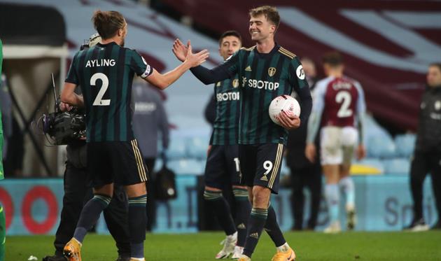 Лидс нанес Астон Вилле первое поражение в сезоне