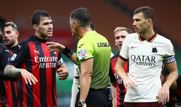 У Пьеро Джакомелли хватало размолвок с капитанами Милана Алессио Романньоли и Ромы Эдином Джеко, Getty Images