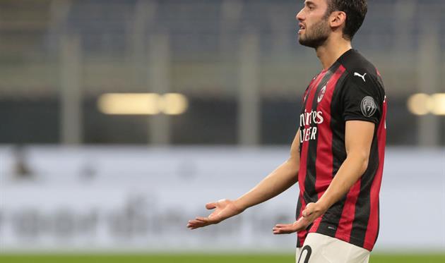 Милан недоволен агентом Чалханоглу