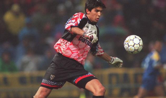 Джанлуиджи Буффон в матче Парма - Ювентус, 1995 год