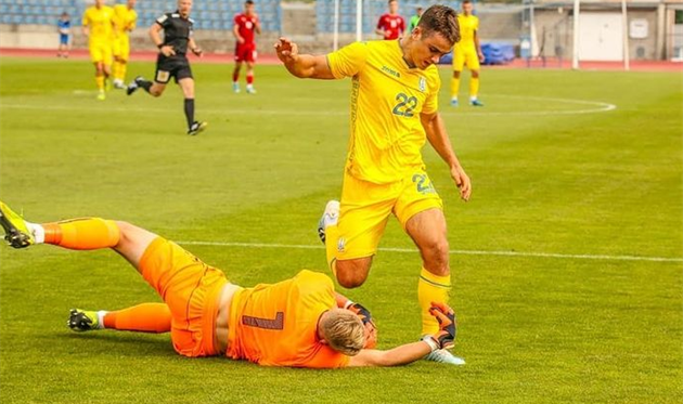 Игаль Брук (в желтом)