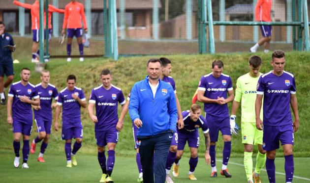 Остап Маркевич и футболисты Мариуполя, фото ФК Мариуполь