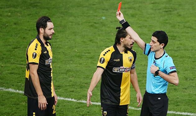 Момент с красной Шахову, ФК АЕК