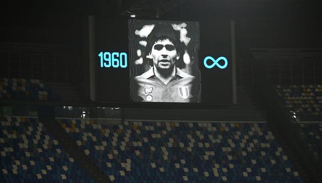 Табло на Сан Паоло перед матчем Наполи — Риека, Getty Images