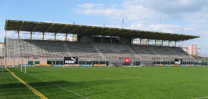 Здесь и сыграют