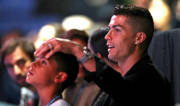 Криштиану Роналду с сыном, Getty Images