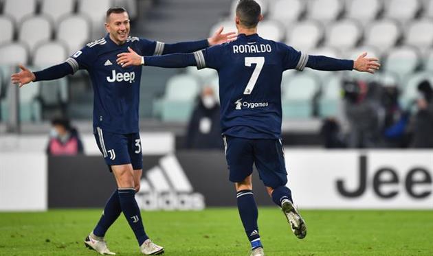 Криштиану Роналду празднует гол в ворота Сассуоло, Getty Images