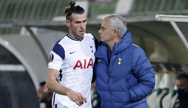 Гарет Бэйл (слева) и Жозе Моуриньо (справа), Getty Images