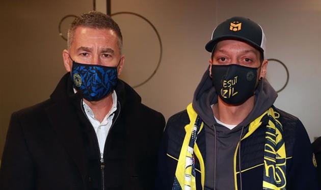 Али Коч (слева) и Месут Озил, fenerbahce.org