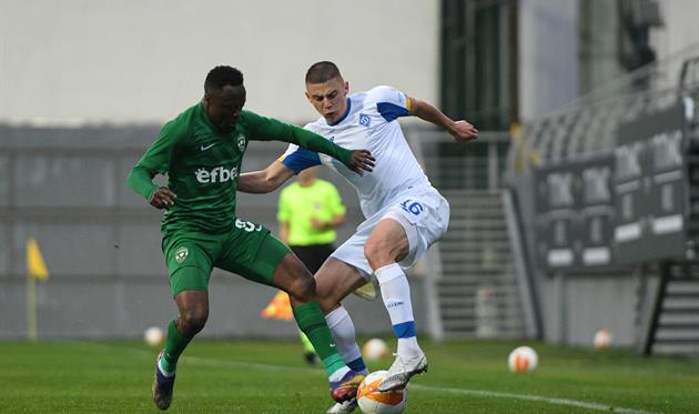 Миколенко борется за мяч, фото Динамо