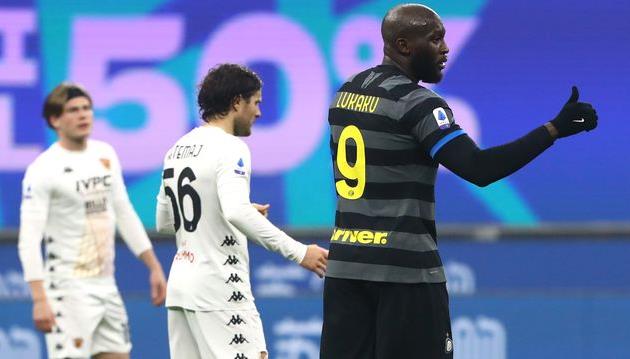 Ромелу Лукаку в матче против Беневенто, Getty Images