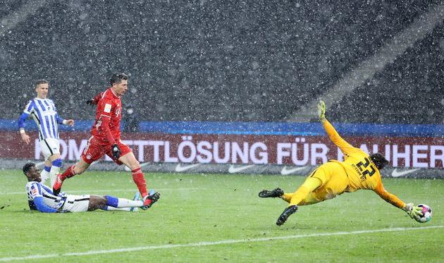 Руне Ярстейн в матче против Баварии, Getty Images