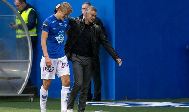 Эрлинг Холанд (слева) и Оле-Гуннар Солскьяер, NTB