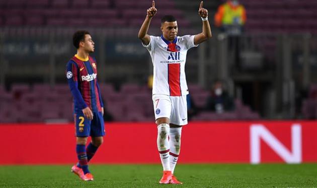 Килиан Мбаппе празднует гол в ворота Барселоны, Getty Images