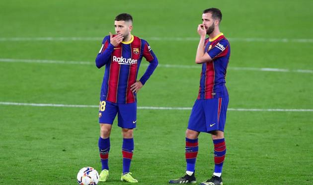 Жорди Альба(слева) и Миралем Пьянич, Getty Images