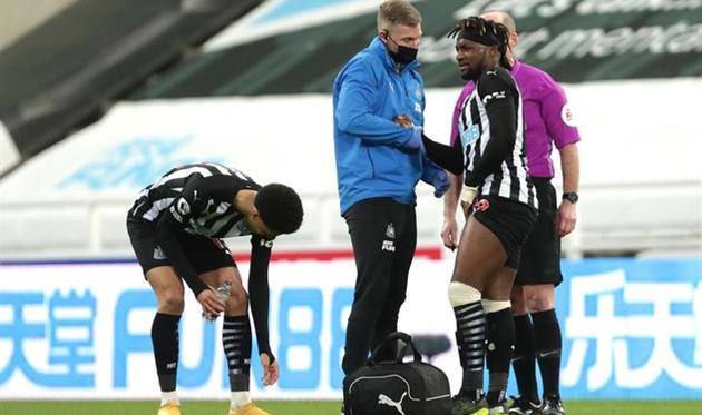 Травма Аллана Сен-Максимена в игре против Вулверхэмптона, Getty Images