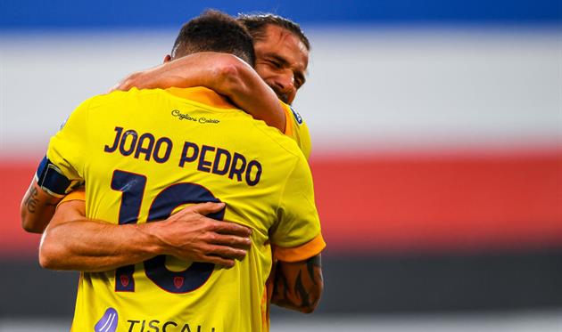 Радость игроков Кальяри, getty images