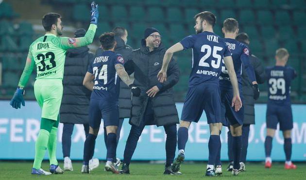 Радость игроков и главного тренера Днепра-1, фото СК Днепр-1