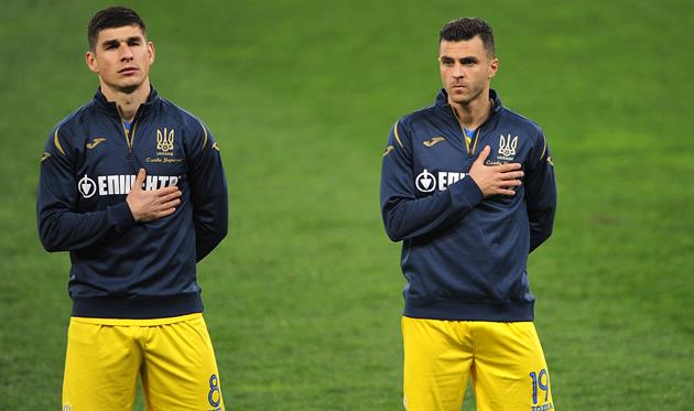 Руслан Малиновский и Жуниор Мораес, фото Павел Гаркавенко