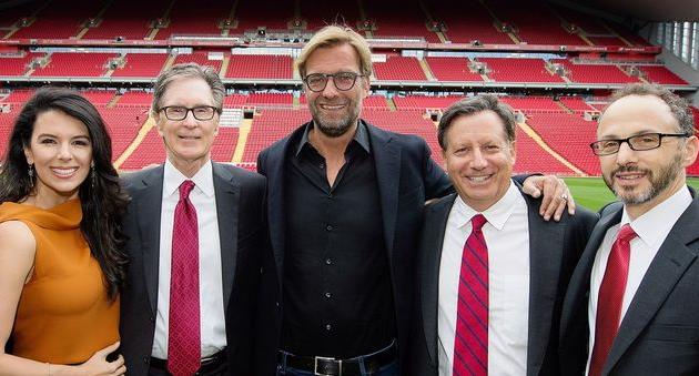 Слева направо: Линда Генри, Джон Генри, Юрген Клопп, Том Вернер и Майк Гордон, Liverpool FC