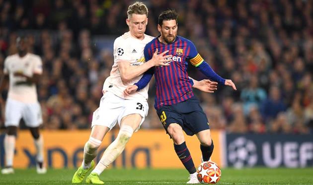 Скотт Мактоминей (слева) и Лионель Месси, getty images