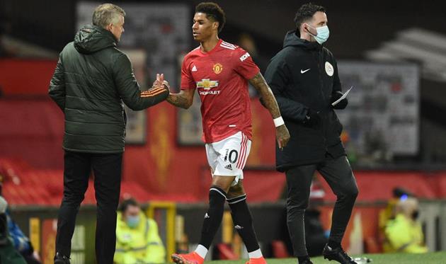 Маркус Рашфорд (по центру) и Оле-Гуннар Солскьяер (слева), getty images