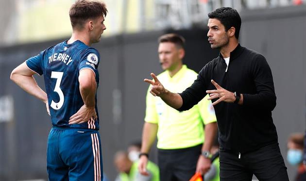 Киран Тирни (слева) и Микель Артета, getty images