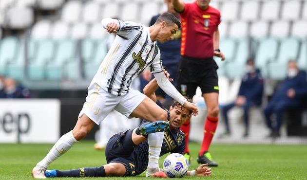 Криштиану Роналду в матче против Дженоа, Getty Images