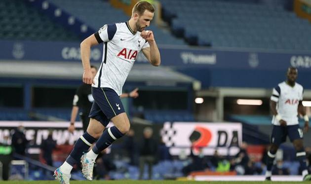 Харри Кейн празднует один из голов в ворота Эвертона, Getty Images