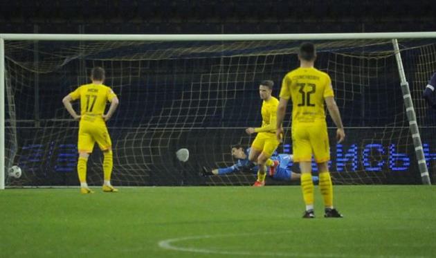 Юрий Климчук реализовал спорный пенальти в ворота Мариуполь, фото ФК Мариуполь