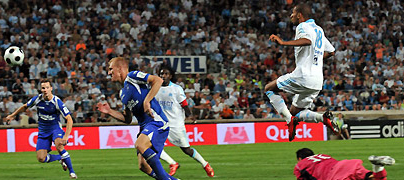 Гранден забивает третий мяч, фото om.net