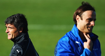 Тренер и футболист :)