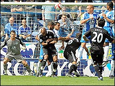 Гол Леку со штрафного