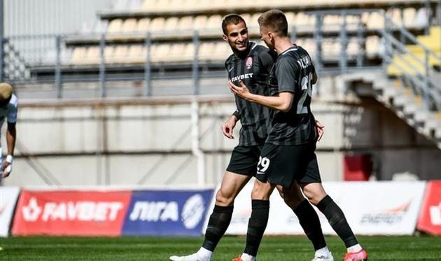 Захеди Шахаб (на заднем плане), фото ФК Заря Луганск