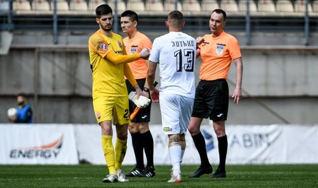 Никола Василь (слева), фото ФК Заря Луганск