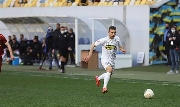 Орест Лебеденко в матче против ПФК Львов, ФК Олимпик Донецк