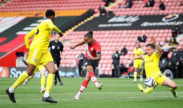 Тео Уолкотт (по центру), Getty Images