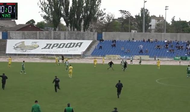 Болельщик Кристалла пытался напасть на арбитра матча с Прикарпатьем