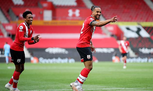 Тео Уолкотт (справа), Getty Images