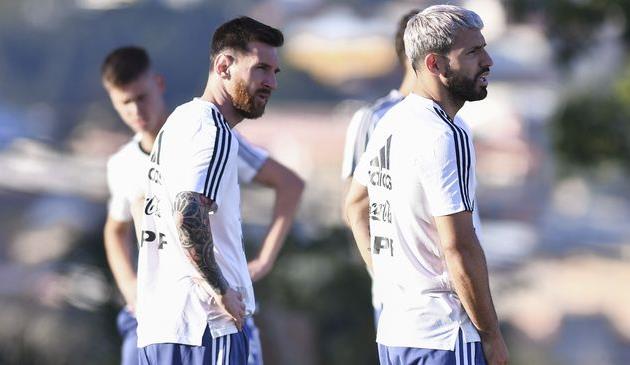 Лионель Месси (слева) и Серхио Агуэро, Getty Images