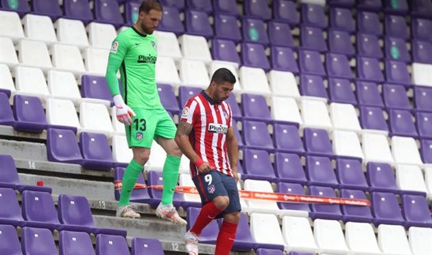 Ян Облак в перерыве матча против Вальядолида, Getty Images