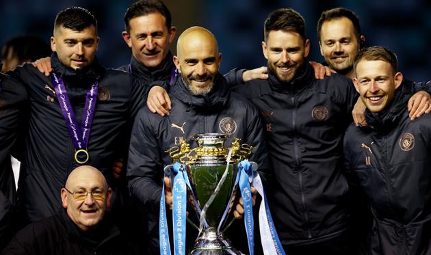 Энцо Мареска (с титулом Премьер-лиги 2), Getty Images