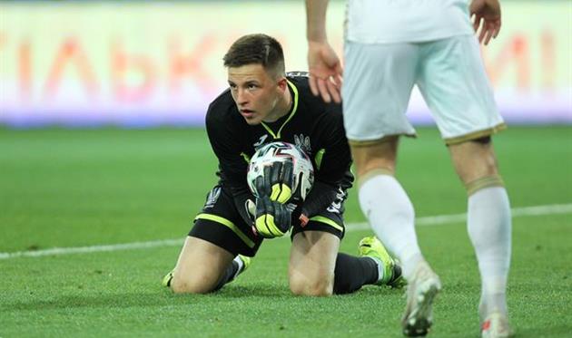 Анатолий Трубин в матче против Бахрейна, фото ФК Шахтер Донецк