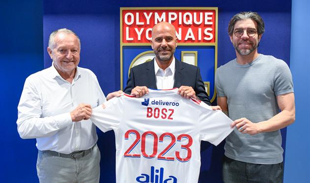 Петер Бос (по центру), ФК Лион