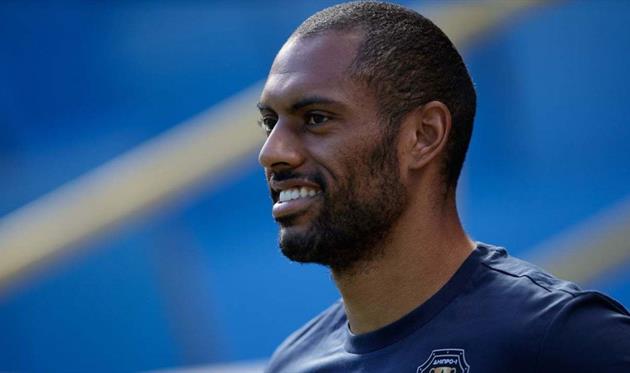 Дуглас, СК Днепр-1